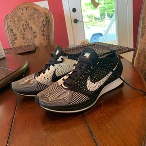 Nike Fly Knit Racer
